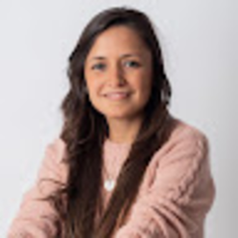 Meet your Posher, Daniela